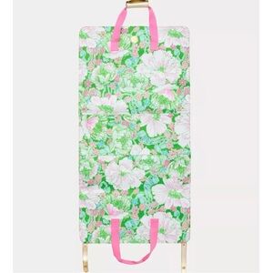 Lilly Pulitzer Putting Green Poppyland Garment Bag GWP NWT